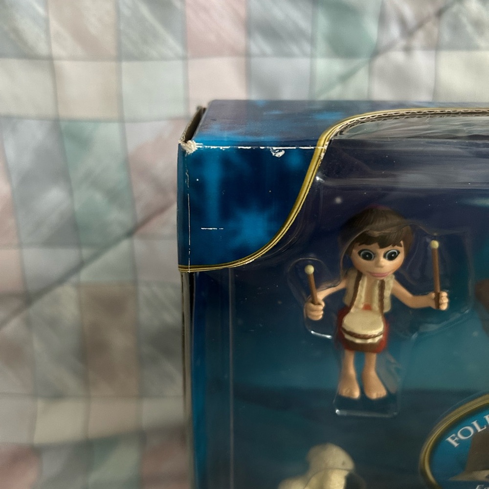 Little Drummer Boy Figurine Collection with Fold-Out Nativity Scene Toys R Us - Picture 2 of 16